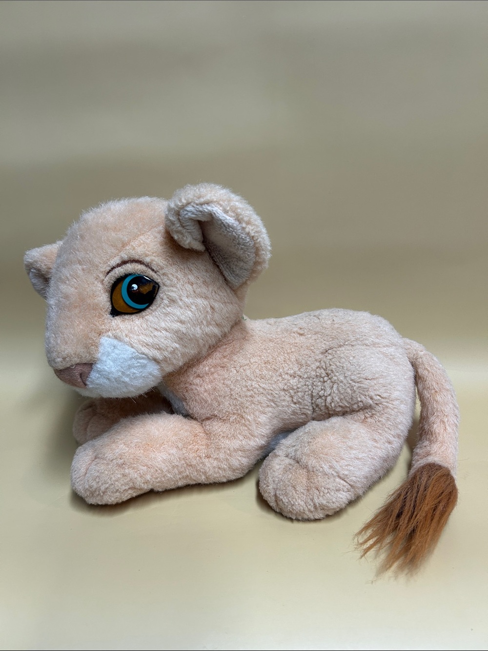 Vintage Disney by Mattel 1993 Plush Purring Nala The Lion King